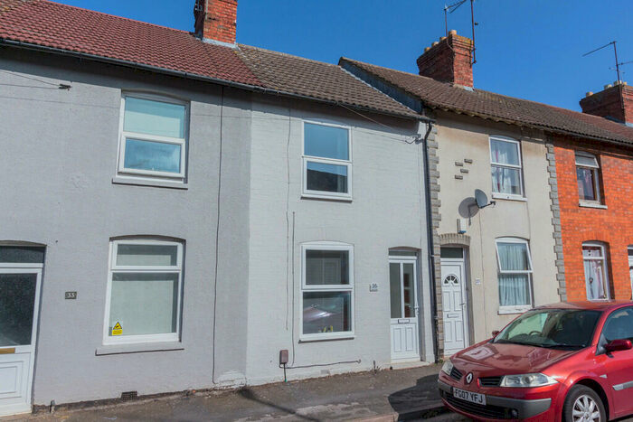 2 Bedroom Terraced House To Rent In Roberts Street, Rushden, NN10