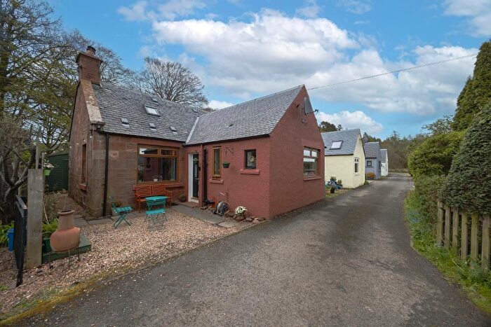 2 Bedroom Semi-Detached House For Sale In Cowiefaulds Cottages, Gateside, KY14