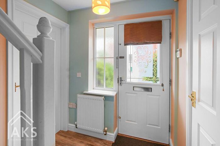 3 Bedroom Detached House For Sale In Welland Road, Hilton, DE65