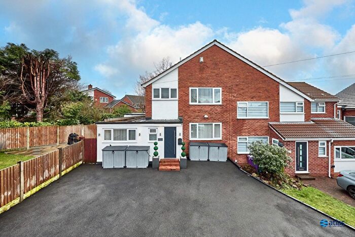 3 Bedroom Semi Detached House For Sale In Fieldfare Close, Woolton, L25
