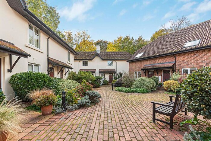 2 Bedroom House For Sale In Sheridan Place, Barnes, London, SW13