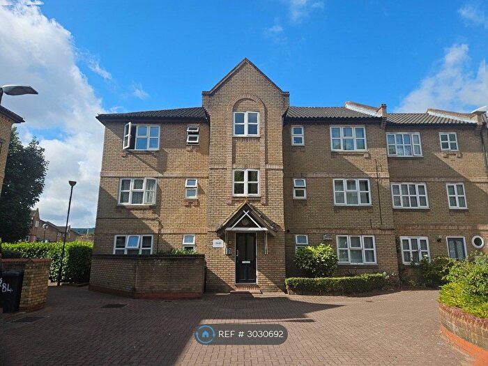 1 Bedroom Flat To Rent In Cornwallis Square, London, N19