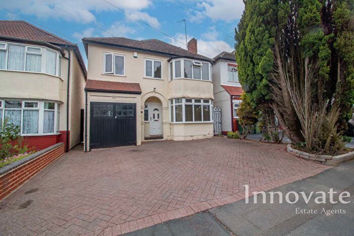 4 Bedroom Detached House For Sale In Chestnut Road, Oldbury, B68