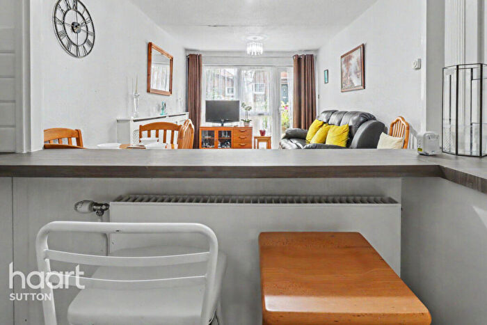 2 Bedroom Maisonette For Sale In St Albans Road, Sutton, SM1