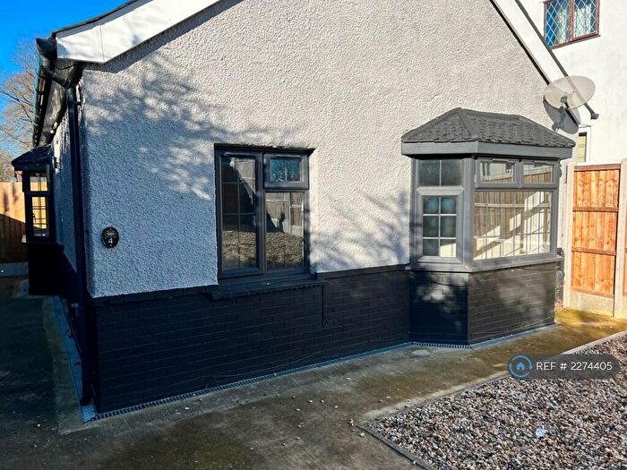 2 Bedroom Bungalow To Rent In Wigmore Road, Gillingham, ME8