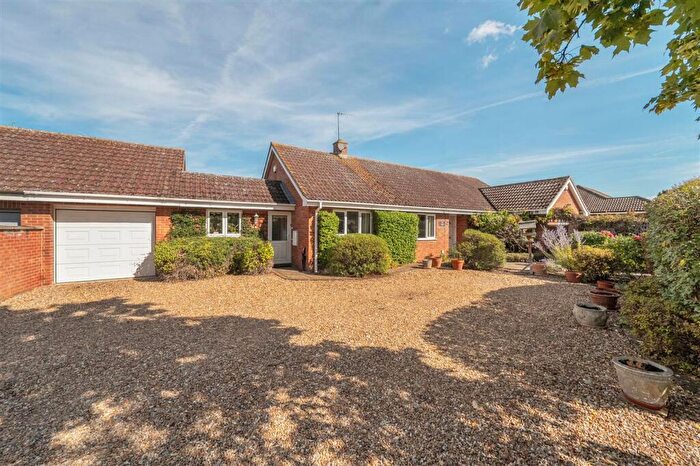 3 Bedroom Bungalow For Sale In Kimbolton Road, Bedford, MK41