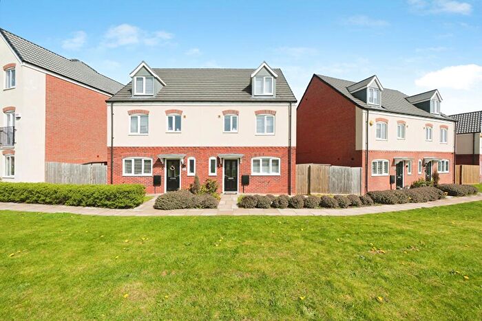 4 Bedroom Semi Detached House For Sale In Pennington Way, Nottingham, NG15