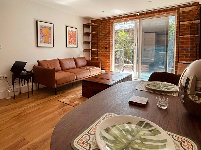 2 Bedroom Flat To Rent In Major Draper Street, Woolwich, SE18