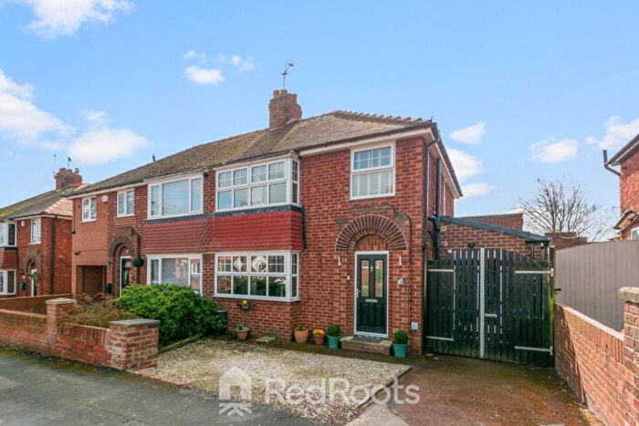 4 Bedroom Semi Detached House For Sale In Scawthorpe Avenue, Doncaster, South Yorkshire, DN5