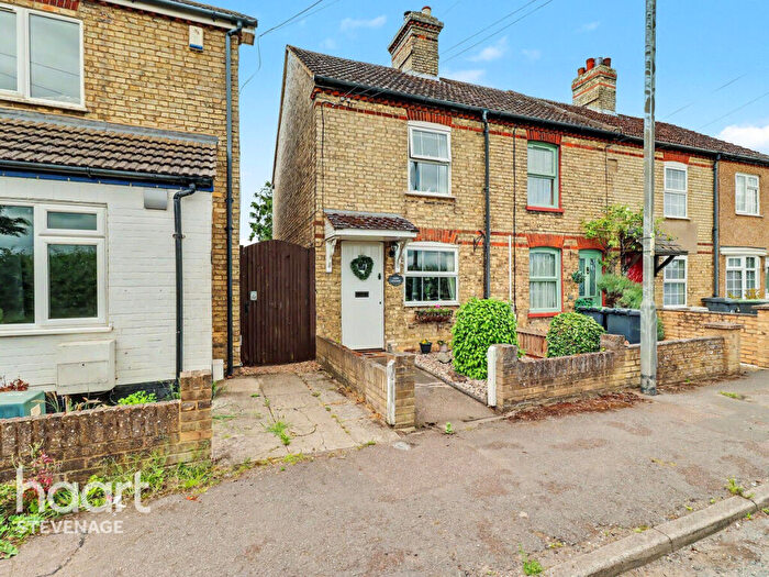 2 Bedroom End Of Terrace House For Sale In Clifton Road, Henlow, SG16