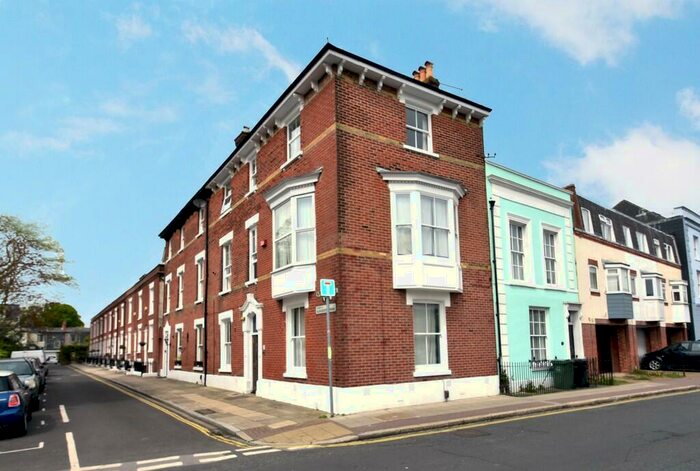 5 Bedroom Semi-Detached House To Rent In Gloucester View, Southsea, PO5