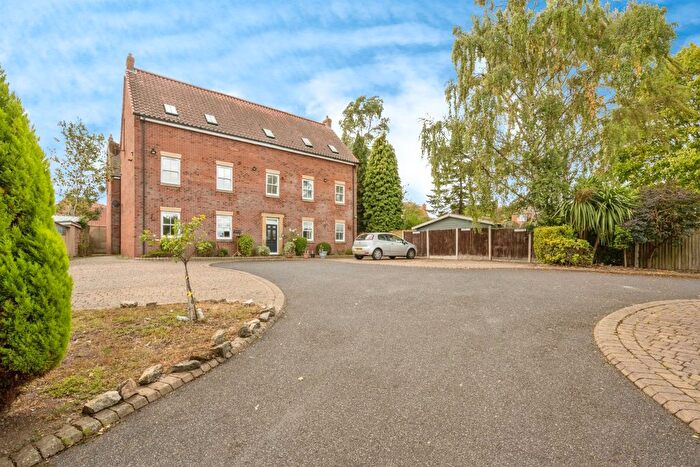 2 Bedroom Flat For Sale In Church Street, Conisbrough, Doncaster, DN12
