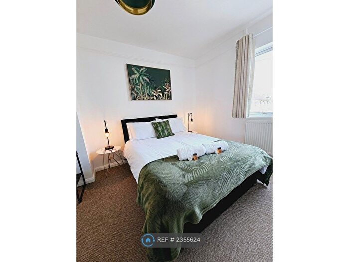 3 Bedroom Terraced House To Rent In Chestnut Grove, Cambridge, CB4