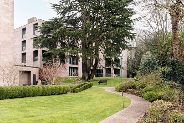 3 Bedroom Flat For Sale In Caenwood Court, Hampstead Lane, Highgate, London, N6