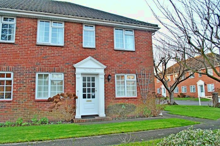 2 Bedroom Flat To Rent In Whiteladies Close, Havant, PO9