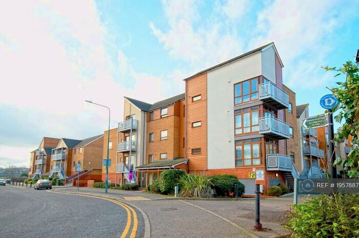 2 Bedroom Flat To Rent In Serenity Court, Greenhithe, DA9