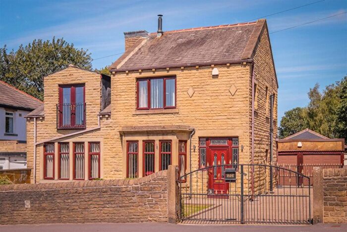 4 Bedroom Detached House For Sale In Halifax Road, Brighouse, HD6