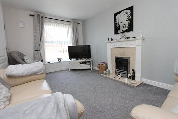3 Bedroom Semi-Detached House For Sale In Norbury Drive, Brierley Hill, DY5