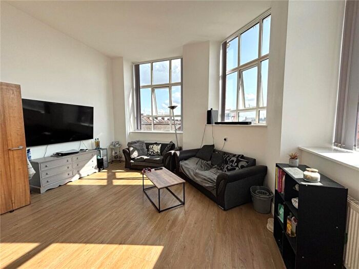 2 Bedroom Apartment For Sale In Artizan Road, Northampton, Northamptonshire, NN1