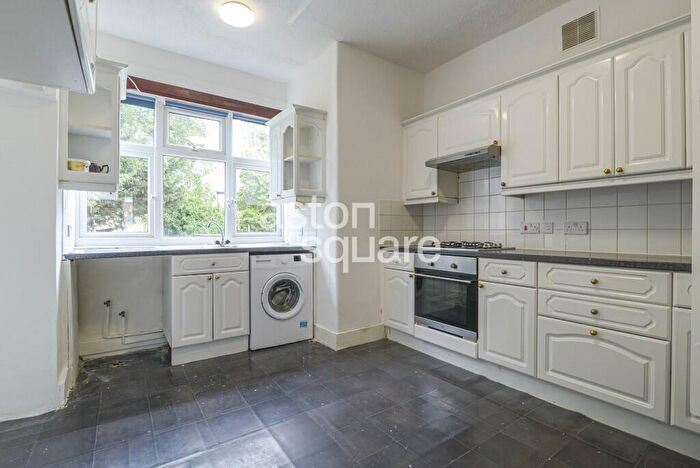 4 Bedroom Semi-Detached House To Rent In Audley Road, London, NW4