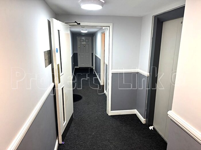 1 Bedroom Flat To Rent In Blackthorn Road, Ilford, IG1