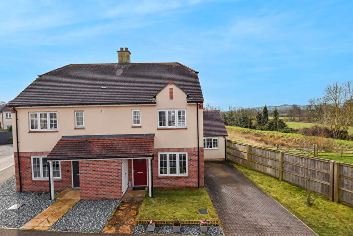 3 Bedroom Semi-Detached House For Sale In Greenhouse Gardens, Cullompton, EX15