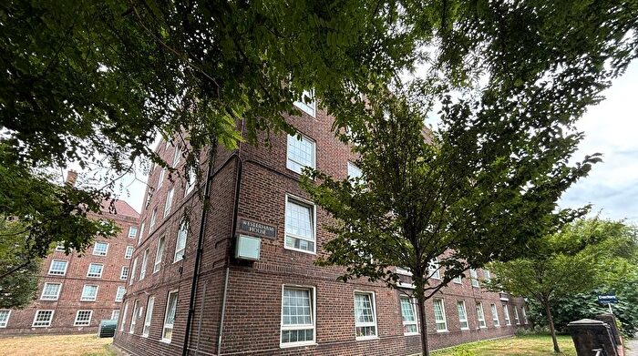 2 Bedroom Flat For Sale In Law Street, London, SE1