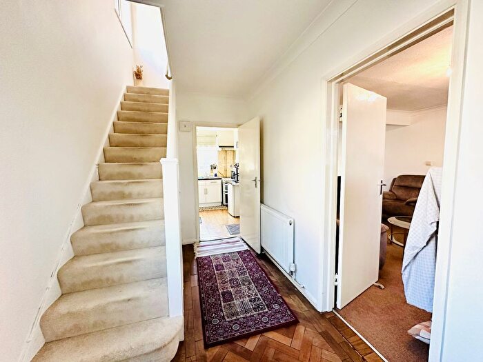 3 Bedroom End Of Terrace House For Sale In Pegg Road, Hounslow, TW5