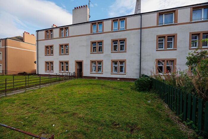 2 Bedroom Flat For Sale In Clepington Road, Dundee, DD3