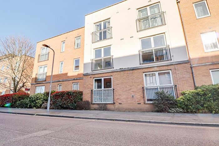 1 Bedroom Flat For Sale In Vantage Court, Kenway, Southend-on-Sea, SS2