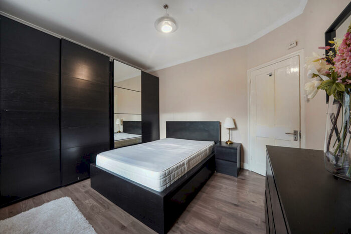 2 Bedroom Flat To Rent In Brunswick House, - Balcombe Street, NW1