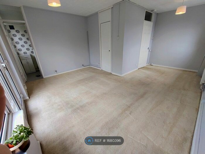 1 Bedroom Studio To Rent In Long Riding, Basildon, SS14