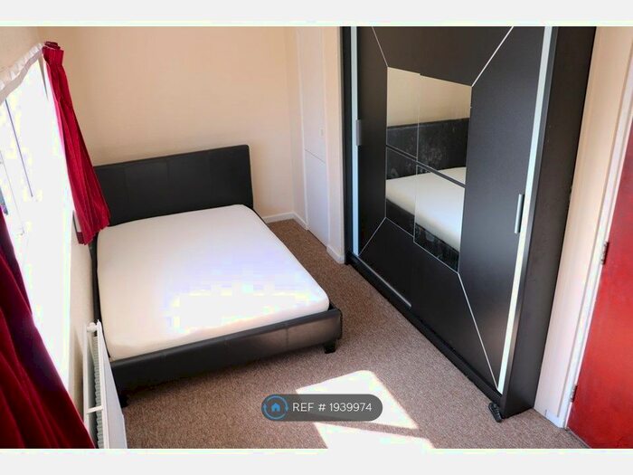 4 Bedroom Terraced House To Rent In Eagle Way, Hatfield, AL10