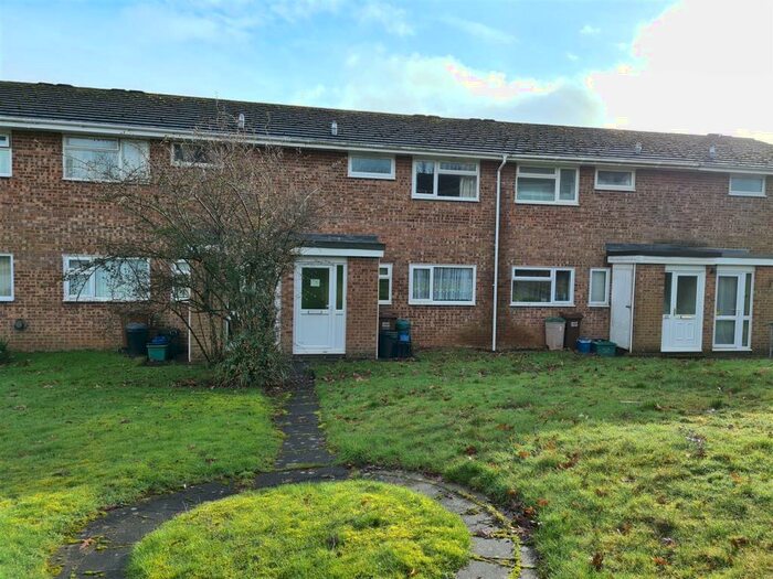 1 Bedroom Flat To Rent In Carew Road, Tiverton, EX16