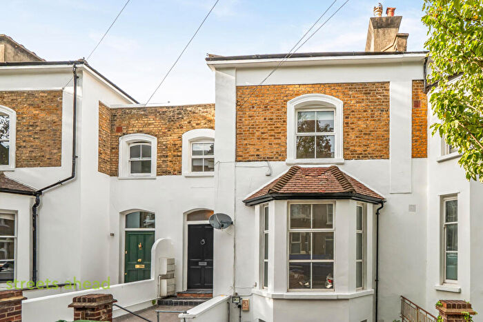 3 Bedroom House To Rent In Camden Hill Road, London, SE19