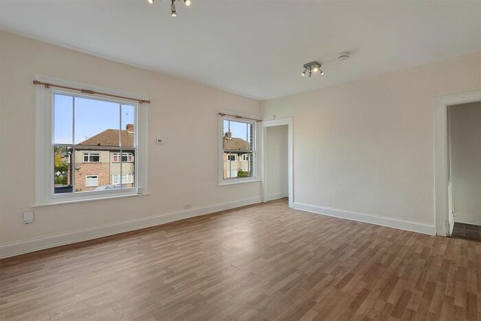2 Bedroom Flat To Rent In Amyand Park Road, Twickenham, TW1