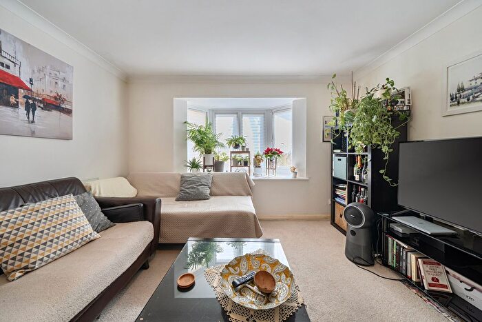 2 Bedroom Flat For Sale In Rossetti Road, London, SE16