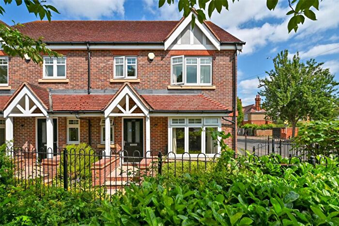 3 Bedroom Semi Detached House To Rent In Vansittart Road, Windsor, Berkshire, SL4