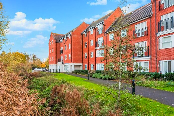 2 Bedroom Flat To Rent In Imogen House, Ashville Way, Wokingham, RG41