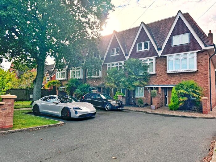 4 Bedroom House To Rent In Bramhall Lane South, Bramhall, SK7