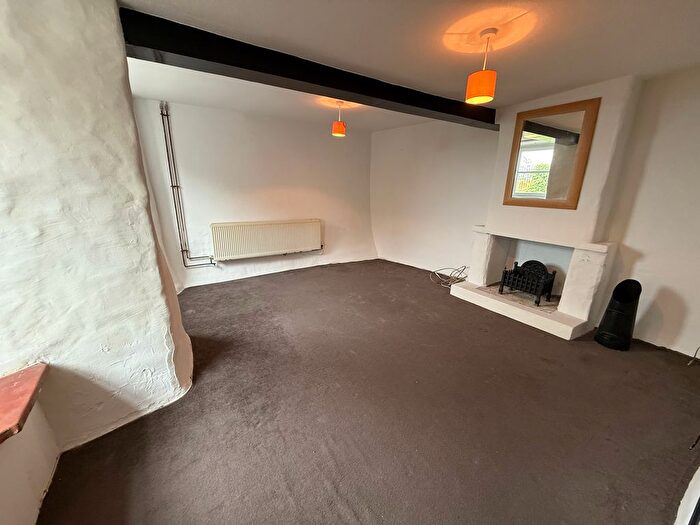2 Bedroom Cottage To Rent In Winner Street, Paignton, TQ3