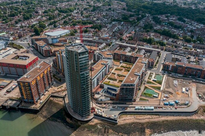 1 Bedroom Apartment To Rent In Centenary Plaza, Southampton, SO19