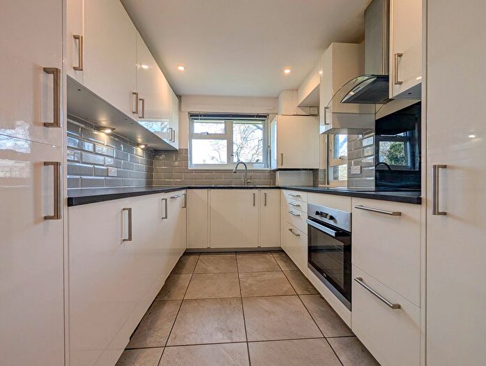 3 Bedroom Flat To Rent In Hurst Lane, Abbey Wood, SE2