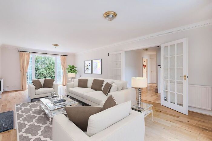 5 Bedroom Detached House To Rent In The Garth, Cobham, KT11