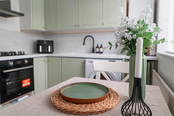 2 Bedroom Flat For Sale In Coldstream Gardens, Wallsend, Wallsend, NE28