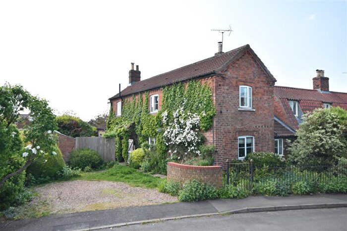 3 Bedroom Cottage For Sale In Back Lane, NG23