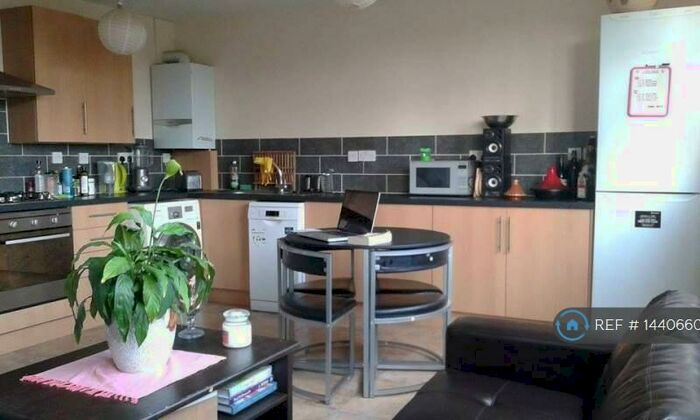 4 Bedroom Maisonette To Rent In Noble Court, London, E1