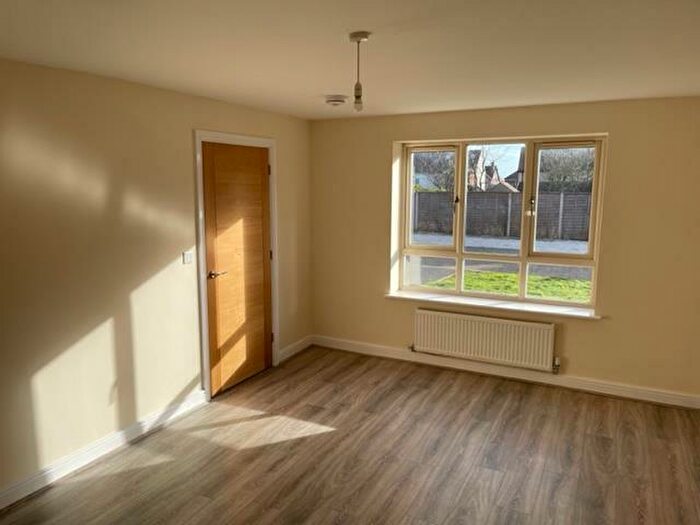 4 Bedroom House To Rent In Pilot Drive, Hucknall, Nottingham, NG15