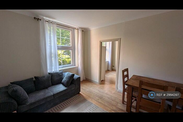 2 Bedroom Flat To Rent In Matilda House, London, E1W
