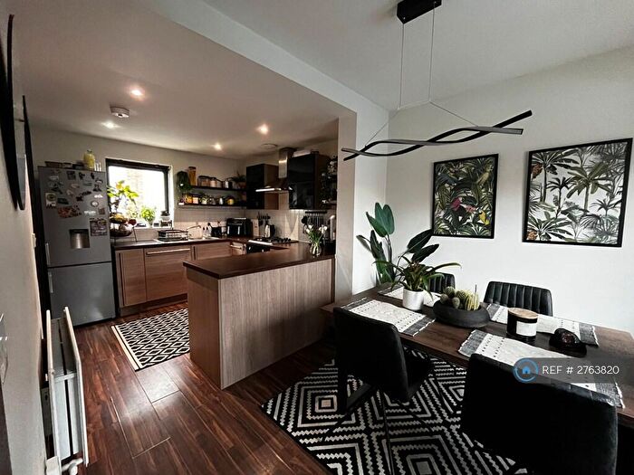 3 Bedroom Terraced House To Rent In Collingburn Avenue, Salford, M5